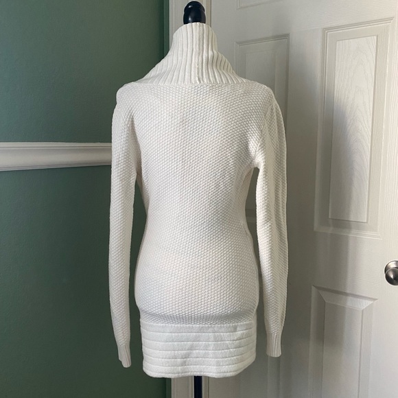 🤍 BEBE WRAP FRONT CREAM SWEATER 🤍 - Picture 2 of 6